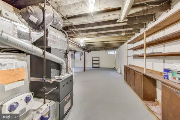 a view of entryway and hall