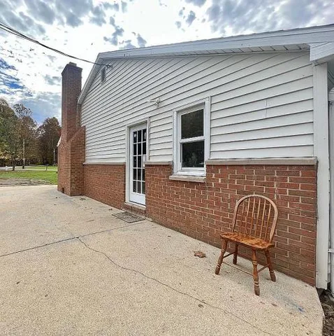 $279,900 | 23875 Goosecreek Road, South Bloomingville, OH 43152