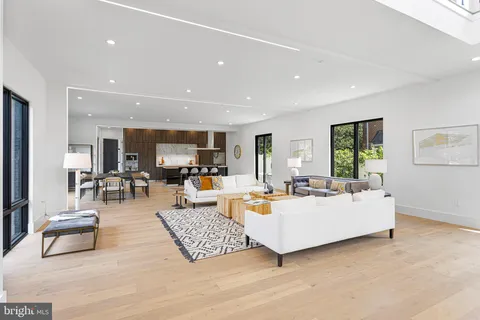 $2,550,000 | 1733 Chain Bridge Road, McLean, VA 22101