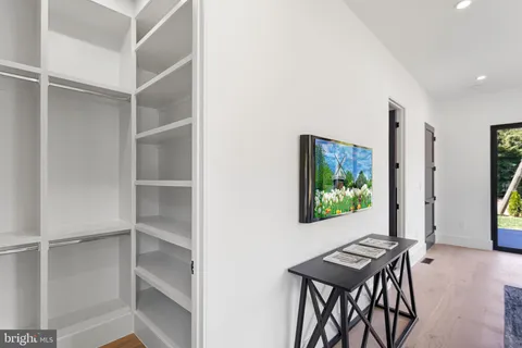 $2,550,000 | 1733 Chain Bridge Road, McLean, VA 22101