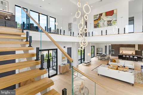 $2,550,000 | 1733 Chain Bridge Road, McLean, VA 22101