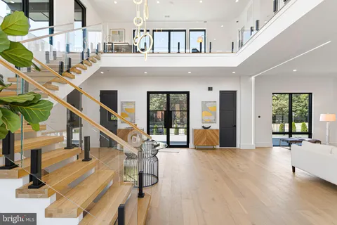 $2,550,000 | 1733 Chain Bridge Road, McLean, VA 22101