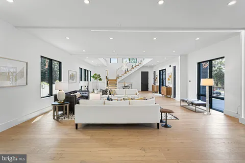 $2,550,000 | 1733 Chain Bridge Road, McLean, VA 22101