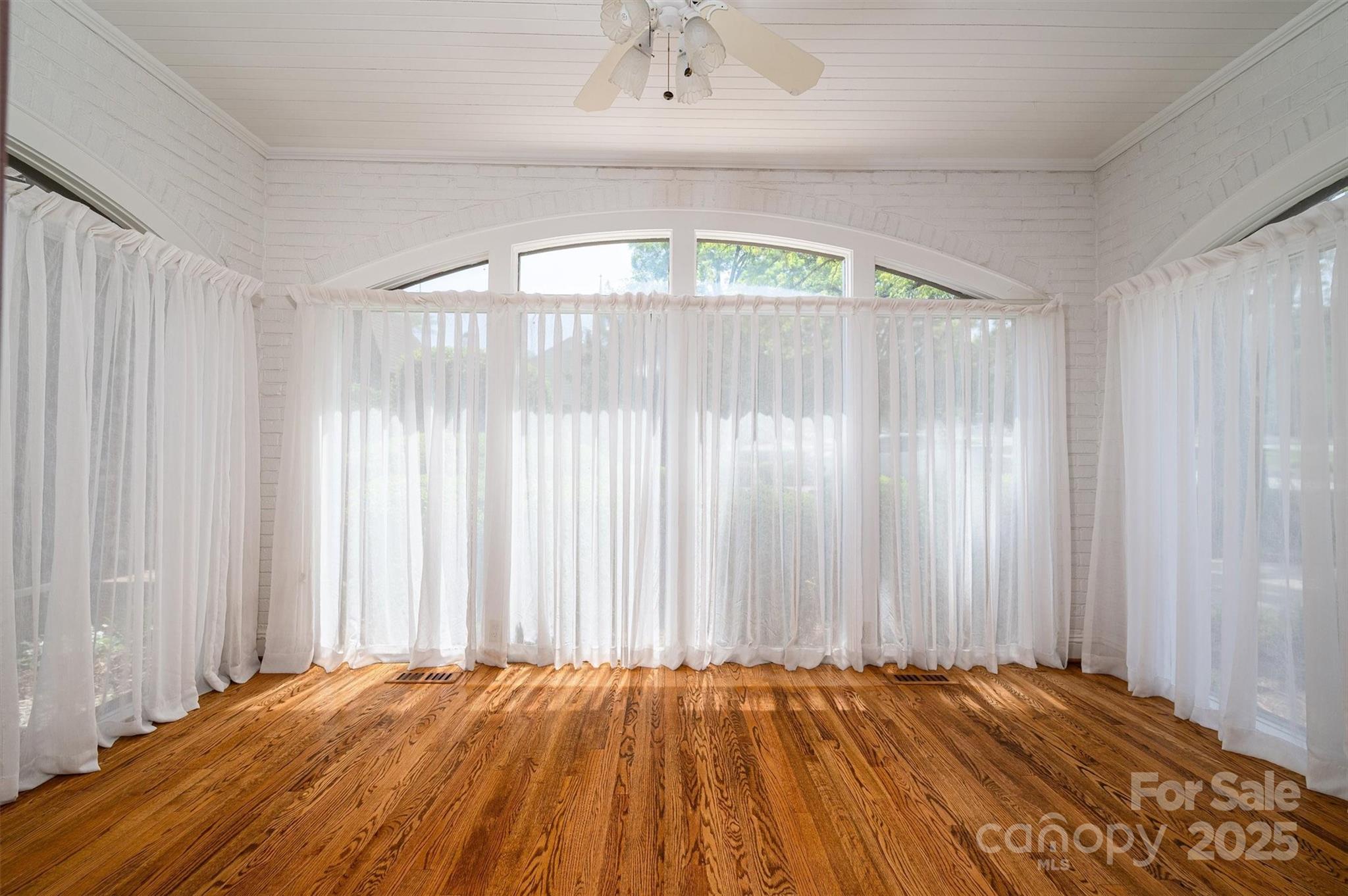 418 3rd Street Northeast Hickory, NC 28601 - Photo 15 of 48