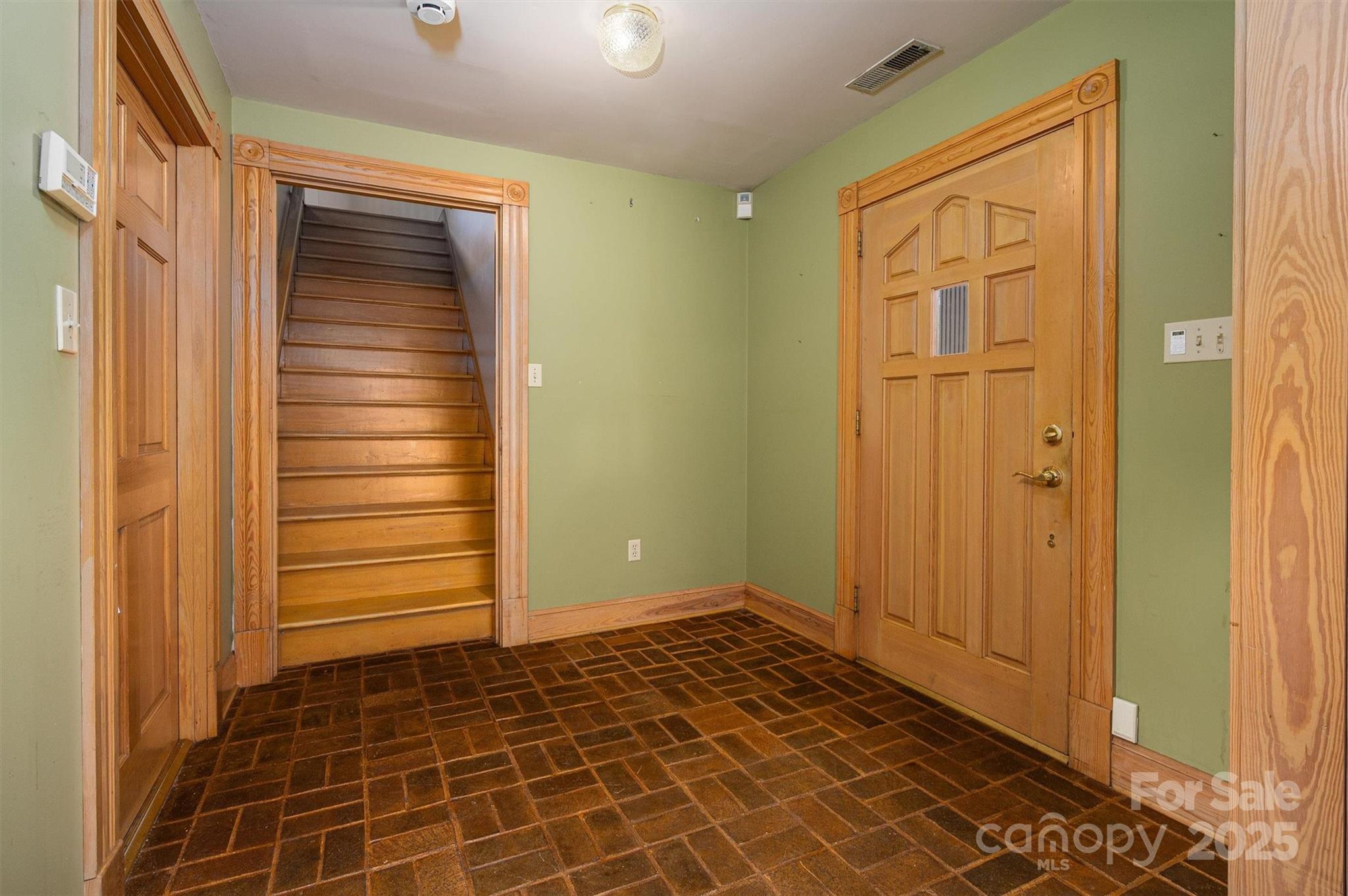 418 3rd Street Northeast Hickory, NC 28601 - Photo 27 of 48