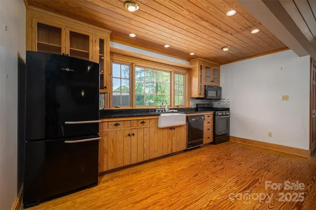 $980,000 | 418 3rd Street Northeast, Hickory, NC 28601