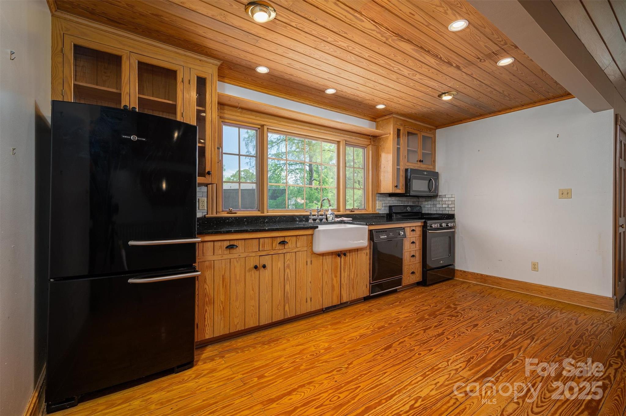 418 3rd Street Northeast Hickory, NC 28601 - Photo 31 of 48