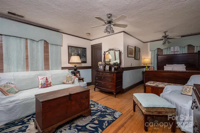 $980,000 | 418 3rd Street Northeast, Hickory, NC 28601