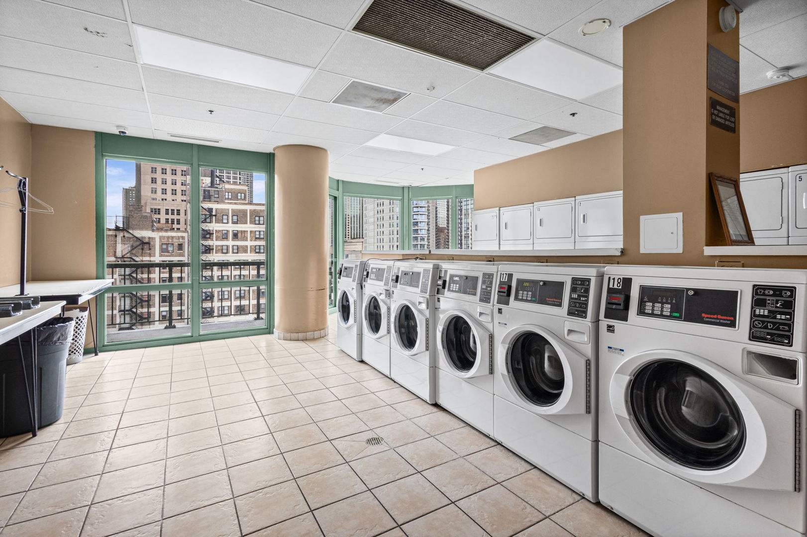 111 West Maple Street, Unit 1807 Chicago, IL 60610 - Photo 26 of 36