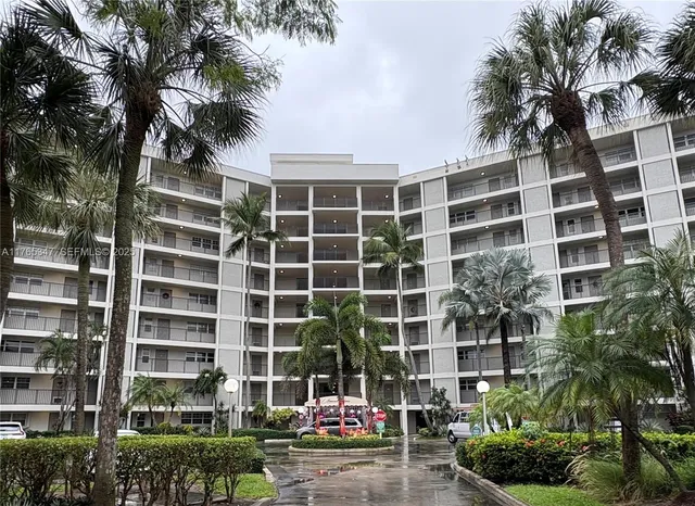 a view of a multi story building