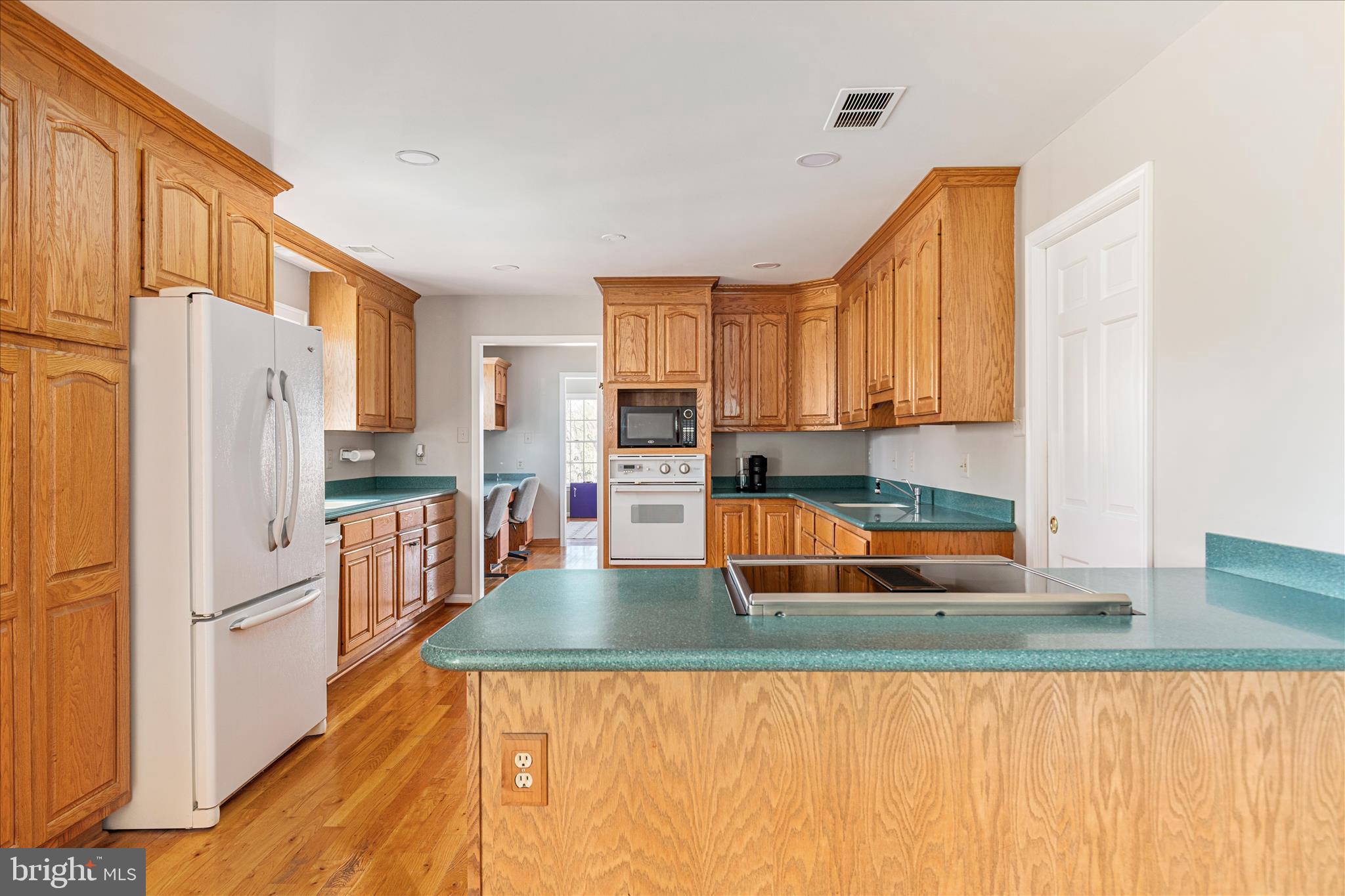 39704 Rickard Road Lovettsville, VA 20180 - Photo 13 of 102