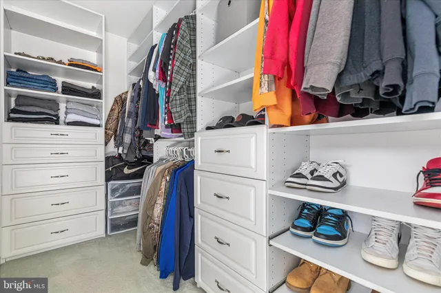 $899,900 | 39704 Rickard Road, Lovettsville, VA 20180