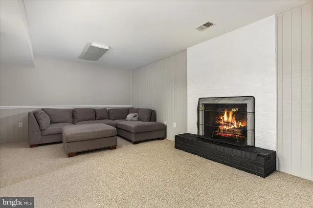 $899,900 | 39704 Rickard Road, Lovettsville, VA 20180