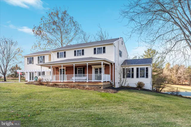 $899,900 | 39704 Rickard Road, Lovettsville, VA 20180