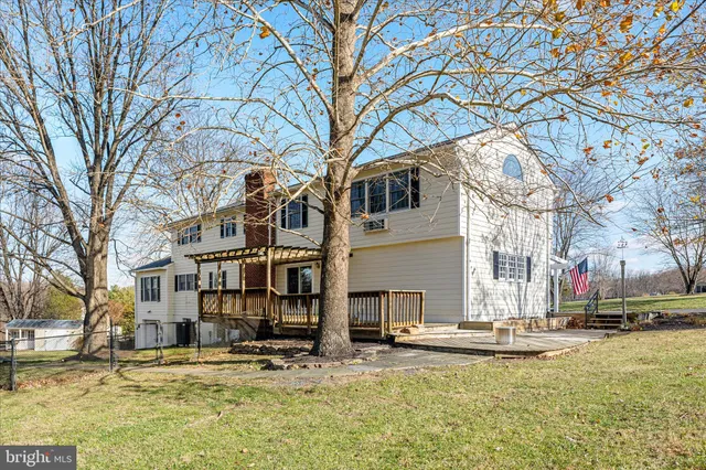 $899,900 | 39704 Rickard Road, Lovettsville, VA 20180