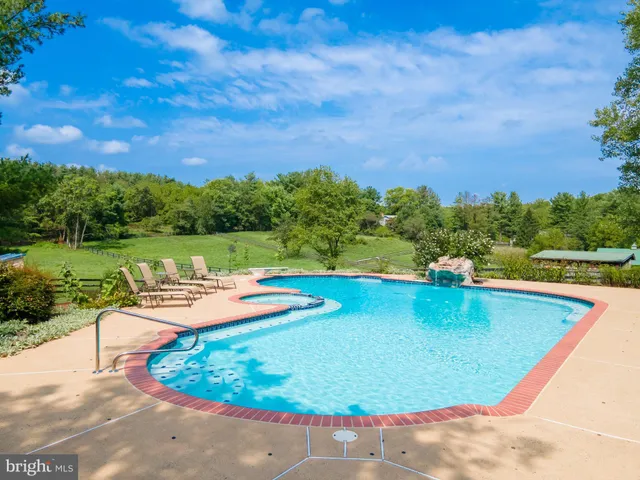 $899,900 | 39704 Rickard Road, Lovettsville, VA 20180