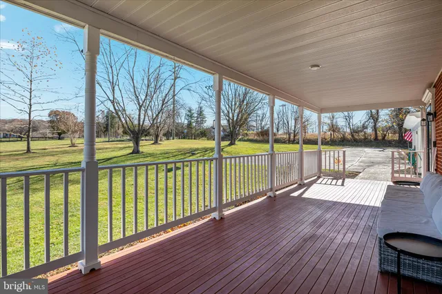 $899,900 | 39704 Rickard Road, Lovettsville, VA 20180
