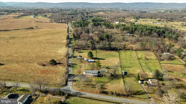 $899,900 | 39704 Rickard Road, Lovettsville, VA 20180