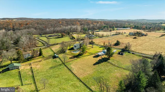 $899,900 | 39704 Rickard Road, Lovettsville, VA 20180