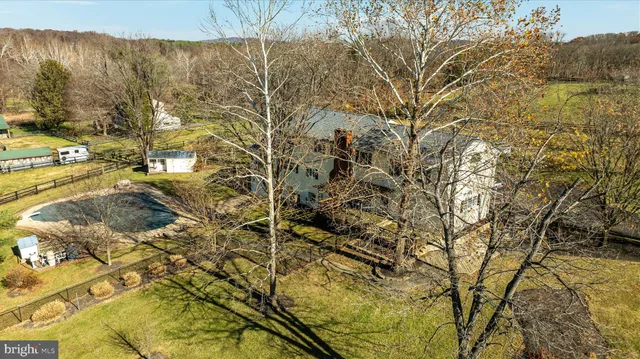 $899,900 | 39704 Rickard Road, Lovettsville, VA 20180