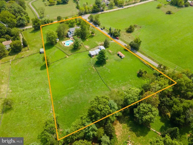 $899,900 | 39704 Rickard Road, Lovettsville, VA 20180