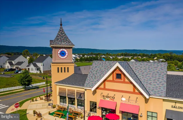 $899,900 | 39704 Rickard Road, Lovettsville, VA 20180