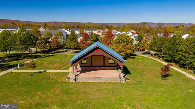 $899,900 | 39704 Rickard Road, Lovettsville, VA 20180