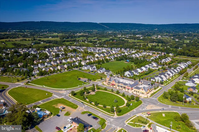 $899,900 | 39704 Rickard Road, Lovettsville, VA 20180