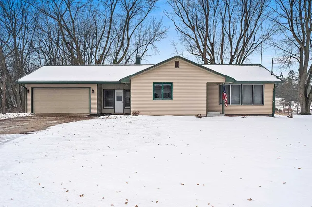 $280,000 | 905 Washington Street, Fremont, WI 54940