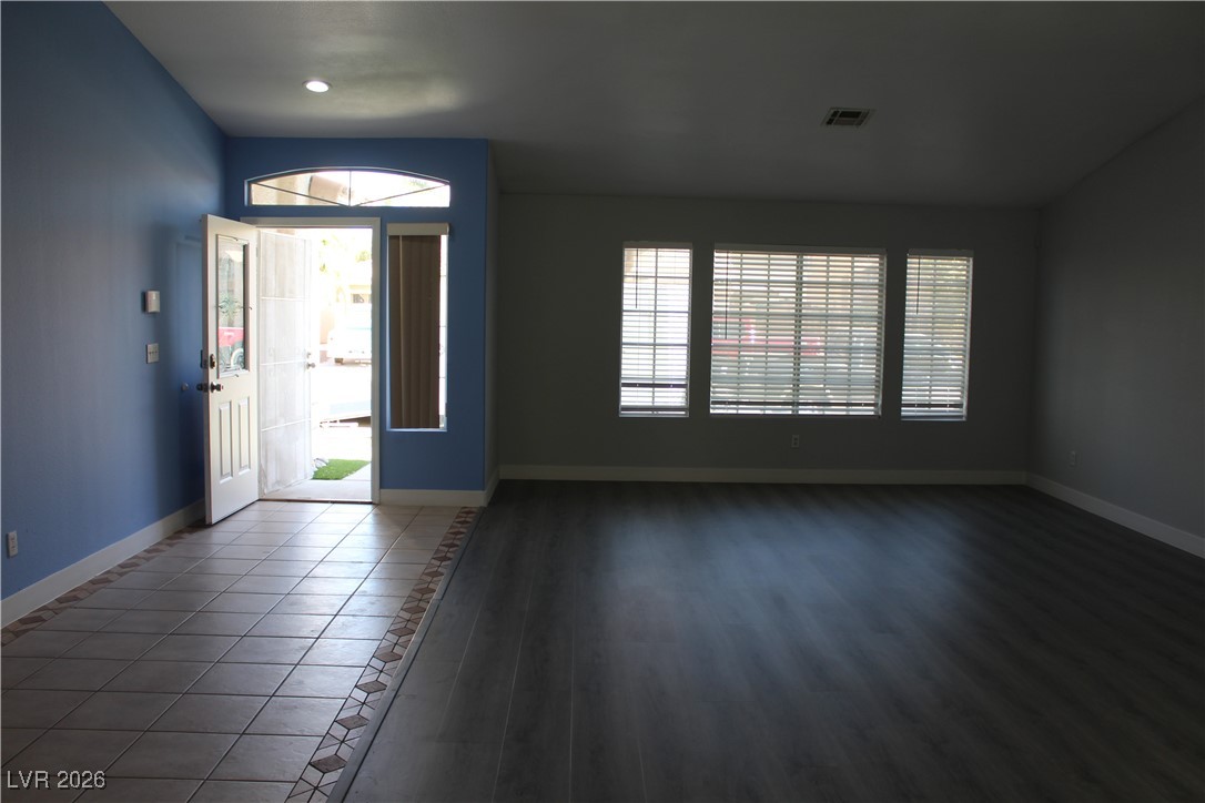 2763 Chokecherry Avenue Henderson, NV 89074 - Photo 7 of 32