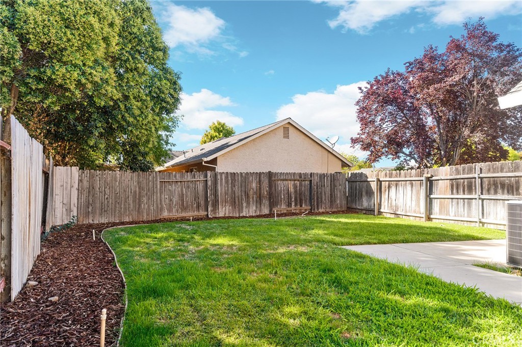 1572 Arch Way Chico, CA 95973 - Photo 34 of 43 a view of a back yard with green space