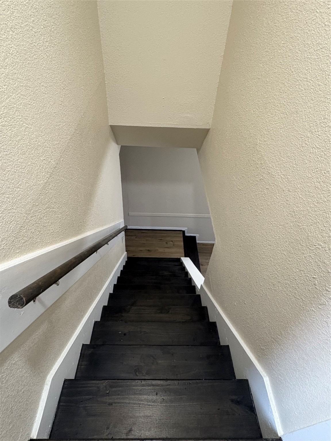 101 East Hospital Drive, Unit 10 Angleton, TX 77515 - Photo 9 of 14 a view of entryway