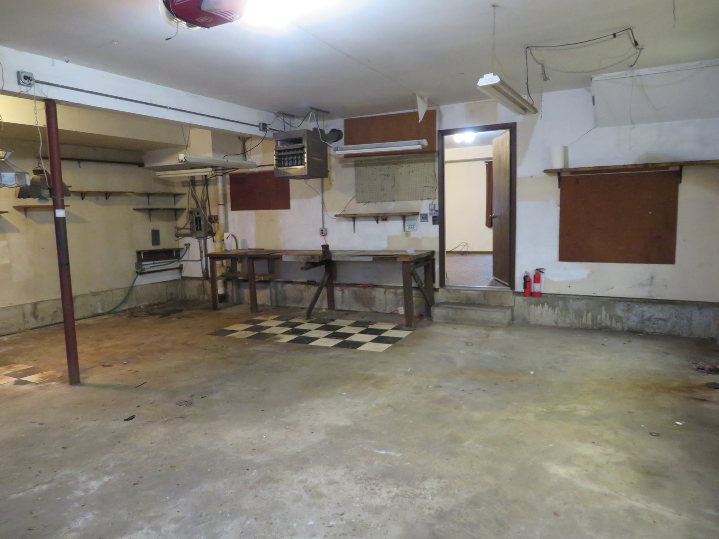 740 Jr Terrace Elmhurst, IL 60126 - Photo 16 of 30 a room with gym equipment