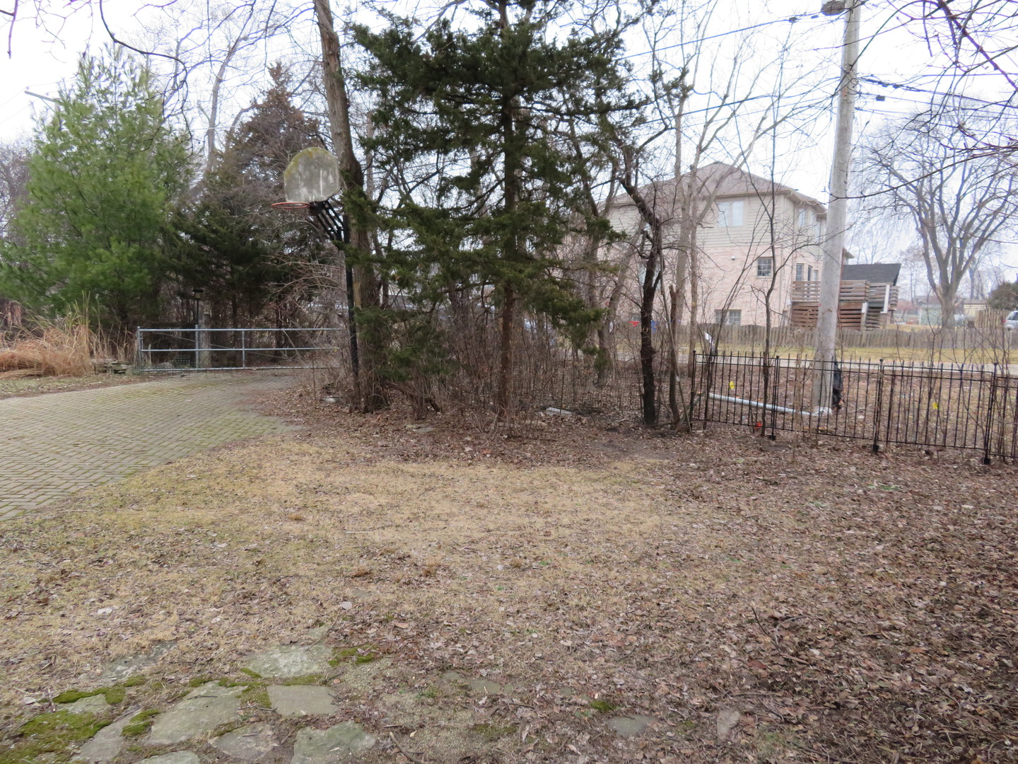 740 Jr Terrace Elmhurst, IL 60126 - Photo 29 of 30 a backyard of a house with lots of green space
