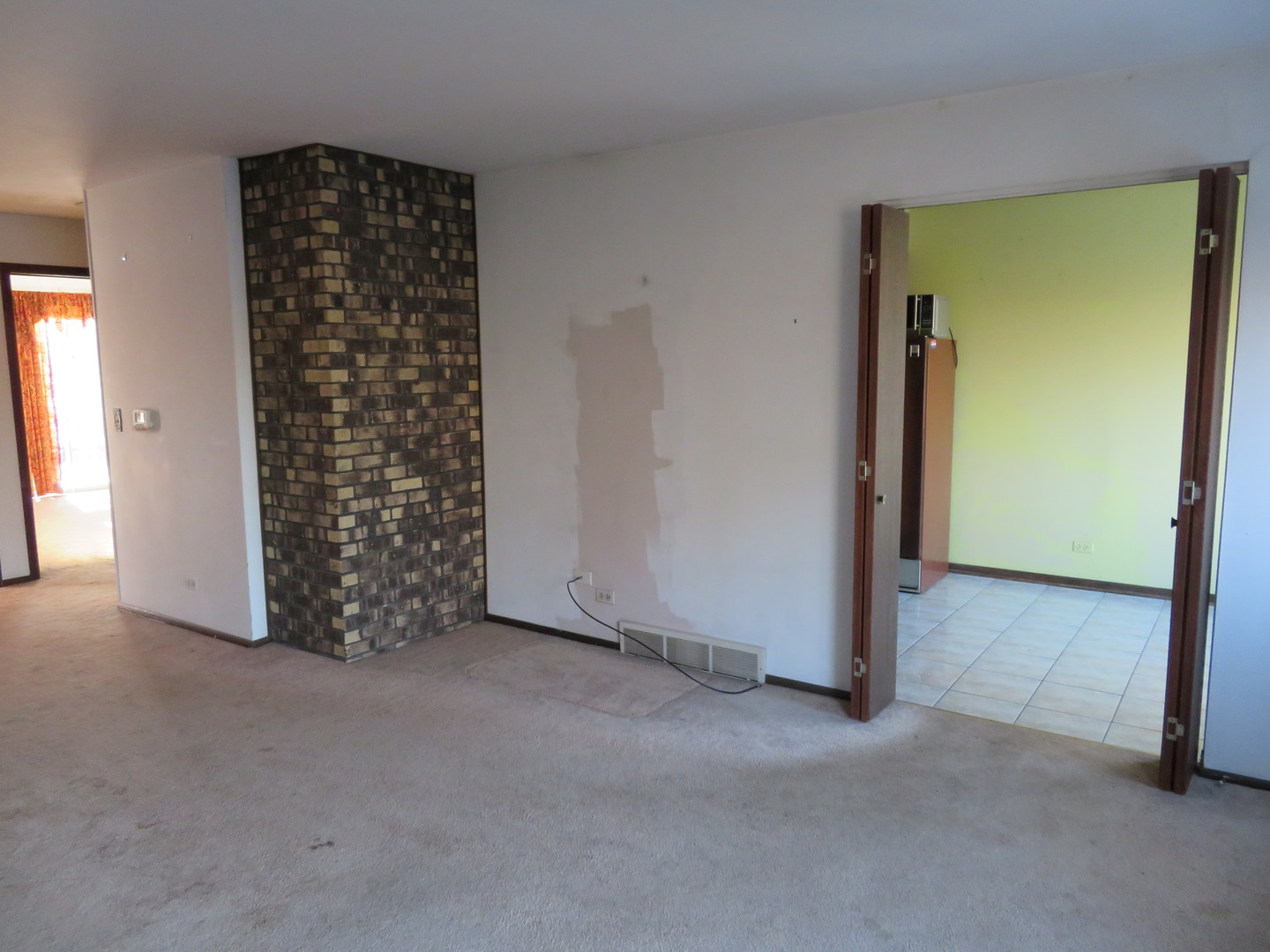 740 Jr Terrace Elmhurst, IL 60126 - Photo 5 of 22 an empty room with walk in closet and a window