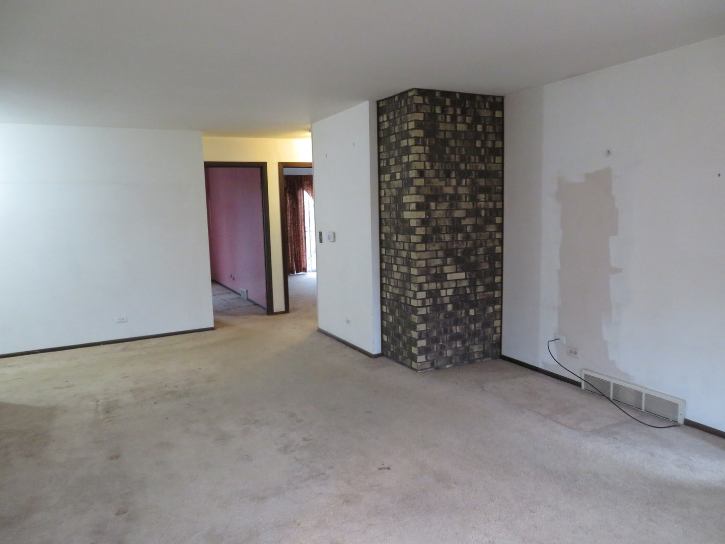 740 Jr Terrace Elmhurst, IL 60126 - Photo 7 of 30 an empty room with windows