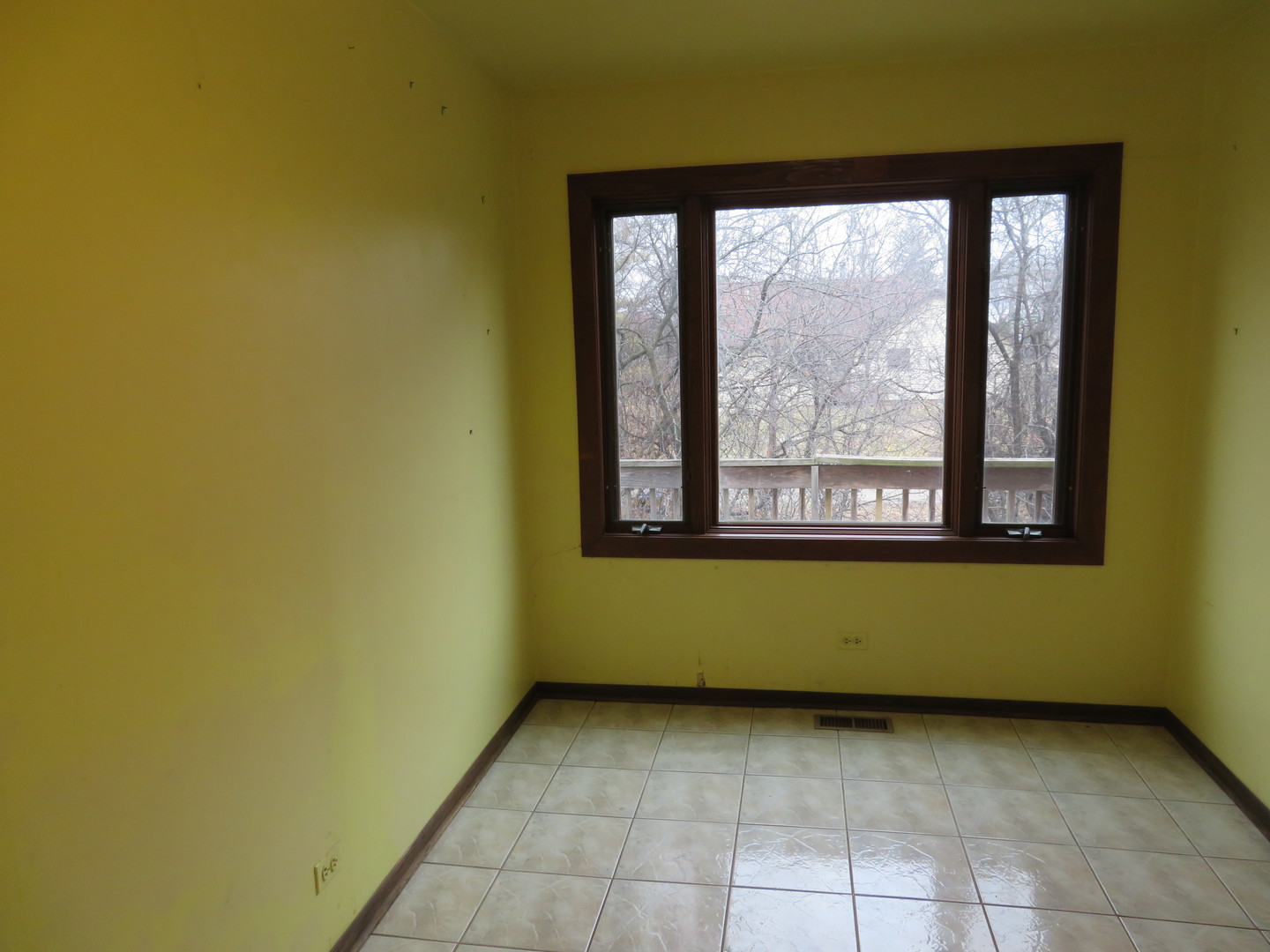 740 Jr Terrace Elmhurst, IL 60126 - Photo 9 of 30 a view of a room with a large window