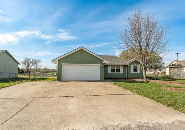 $260,000 | 503 Jennifer Lane, Garden City, MO 64747
