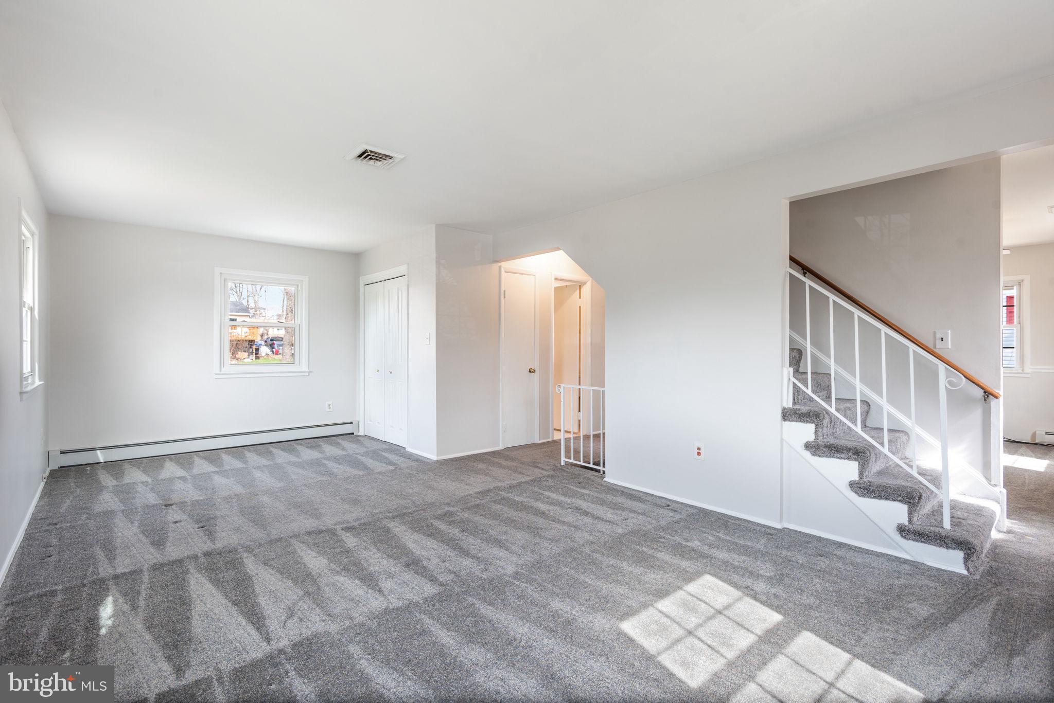 14027 Grayson Road Woodbridge, VA 22191 - Photo 8 of 48