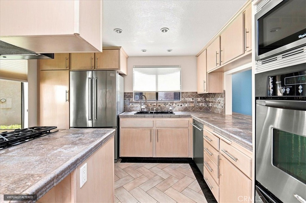 440 Elsmere Drive Riverside, CA 92506 - Photo 13 of 39 Gallery Image 13