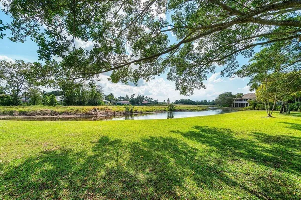 $4,500 | 2320 Las Casitas Drive, Wellington, FL 33414