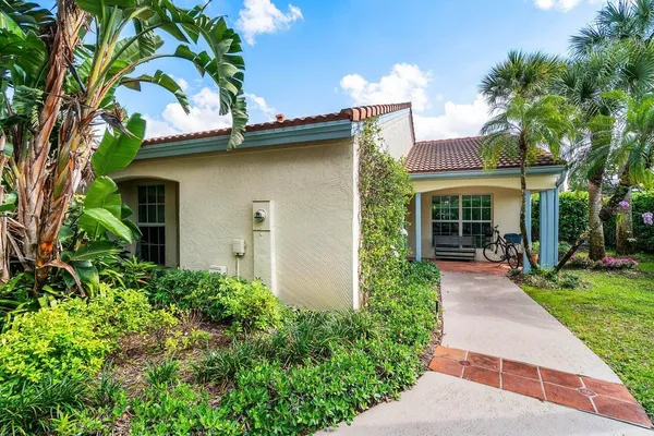 $4,500 | 2320 Las Casitas Drive, Wellington, FL 33414