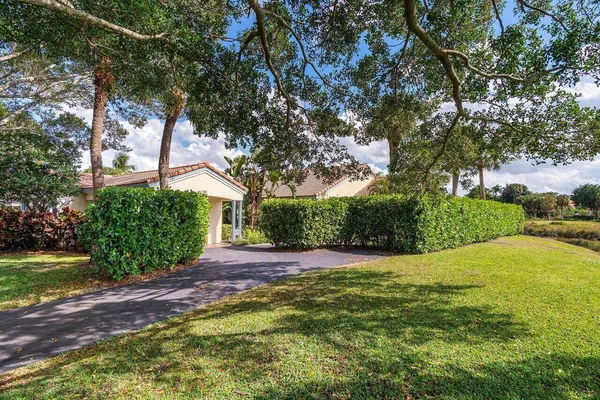 $4,500 | 2320 Las Casitas Drive, Wellington, FL 33414