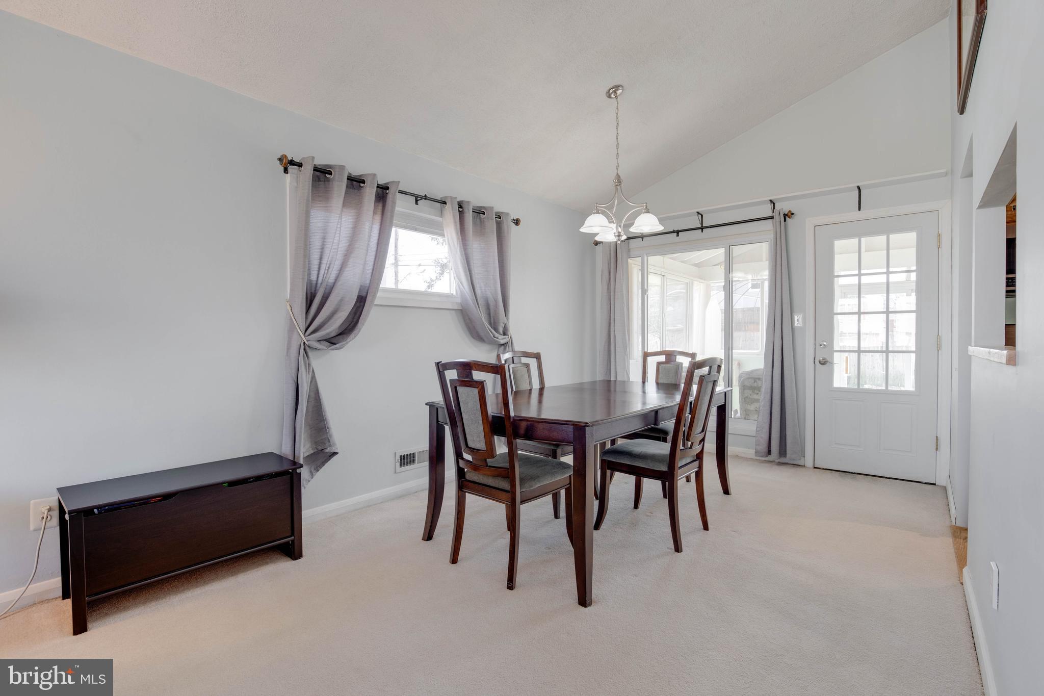 903 Prestwood Road Baltimore, MD 21228 - Photo 8 of 39