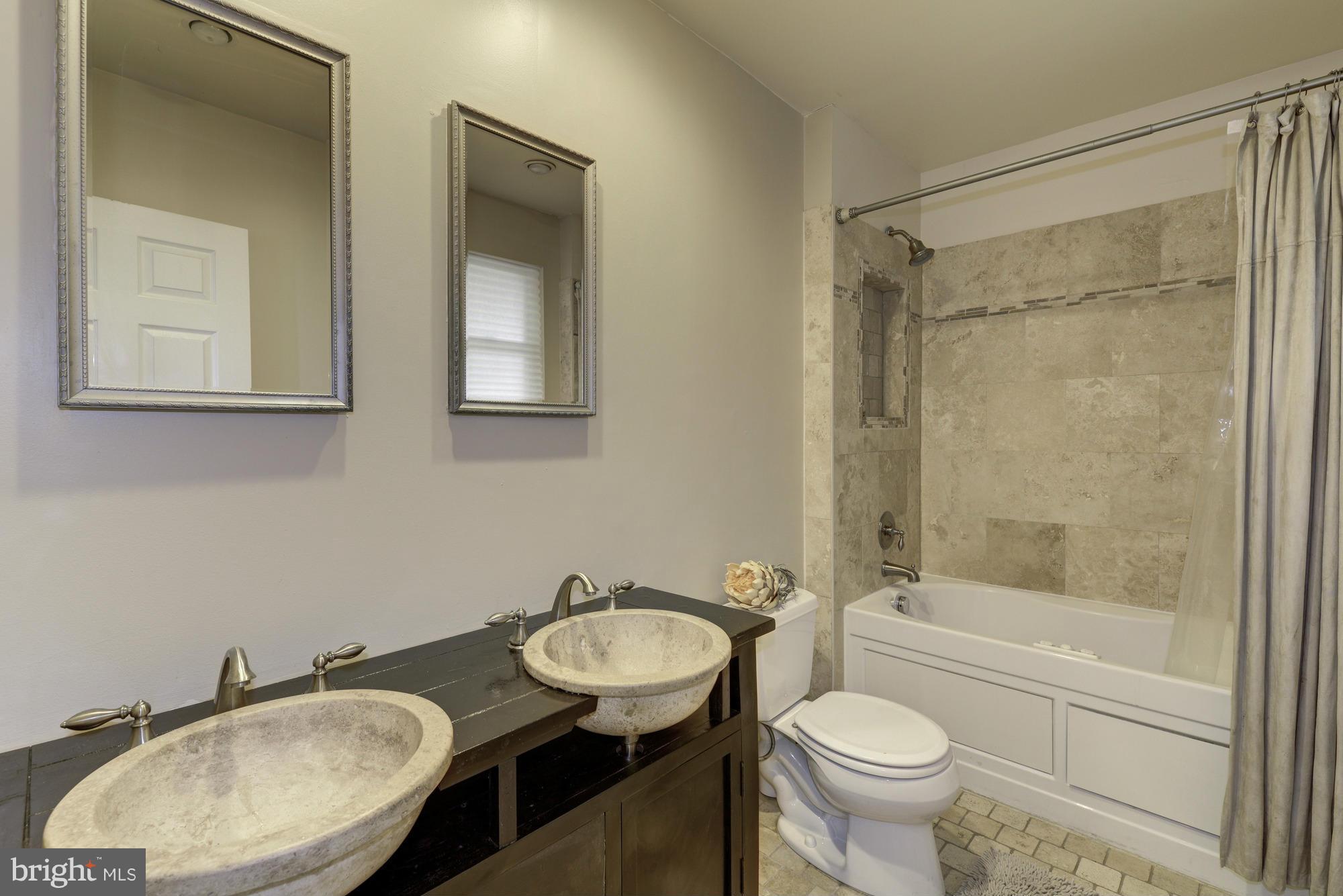 9004 Seven Locks Road Bethesda, MD 20817 - Photo 9 of 18 Bath (Master)
