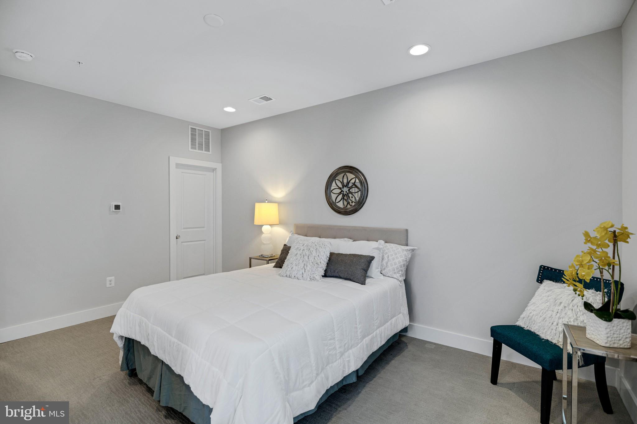 2873 Lowen Valley Road Alexandria, VA 22303 - Photo 18 of 50 Primary Suite