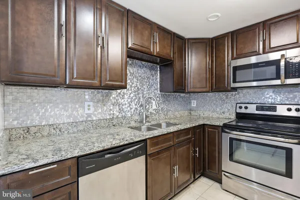 $310,000 | 6300 Stevenson Avenue, Unit 312, Alexandria, VA 22304