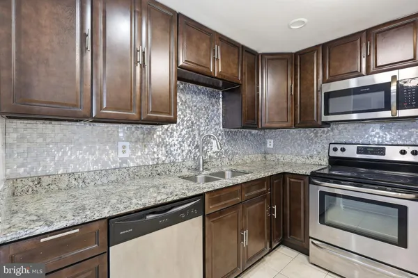 $310,000 | 6300 Stevenson Avenue, Unit 312, Alexandria, VA 22304