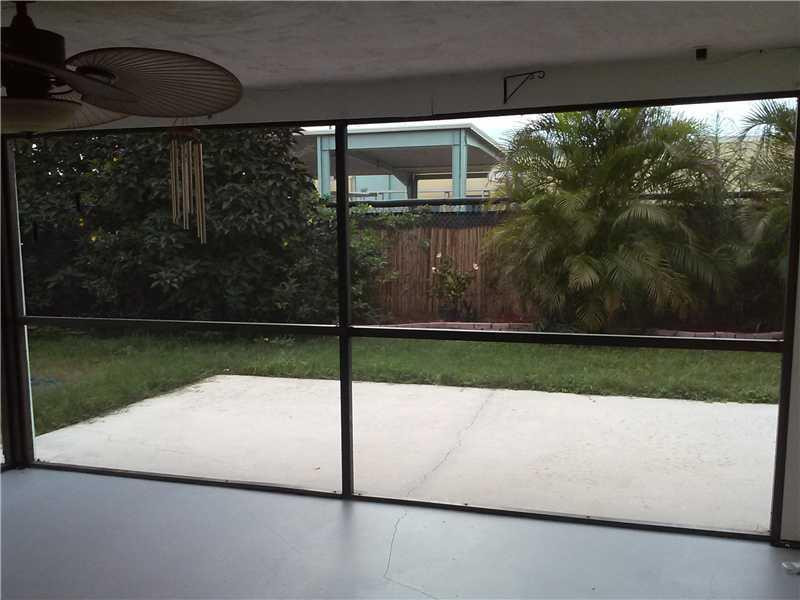 317 Masters Road Palm Springs, FL 33461 - Photo 5 of 19 Patio/Deck
