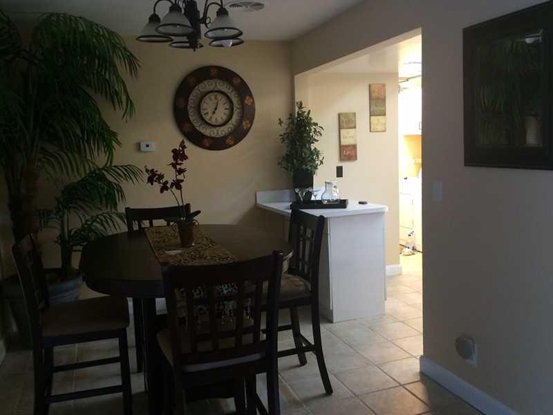 317 Masters Road Palm Springs, FL 33461 - Photo 10 of 19 Dining Room